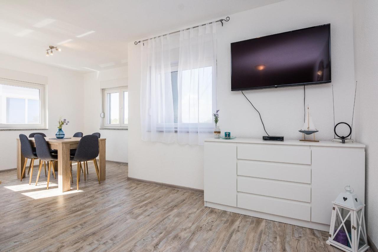 Apartments Krpan Vir Exterior photo