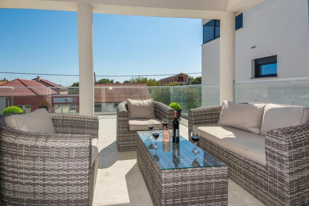 Apartments Krpan Vir Exterior photo