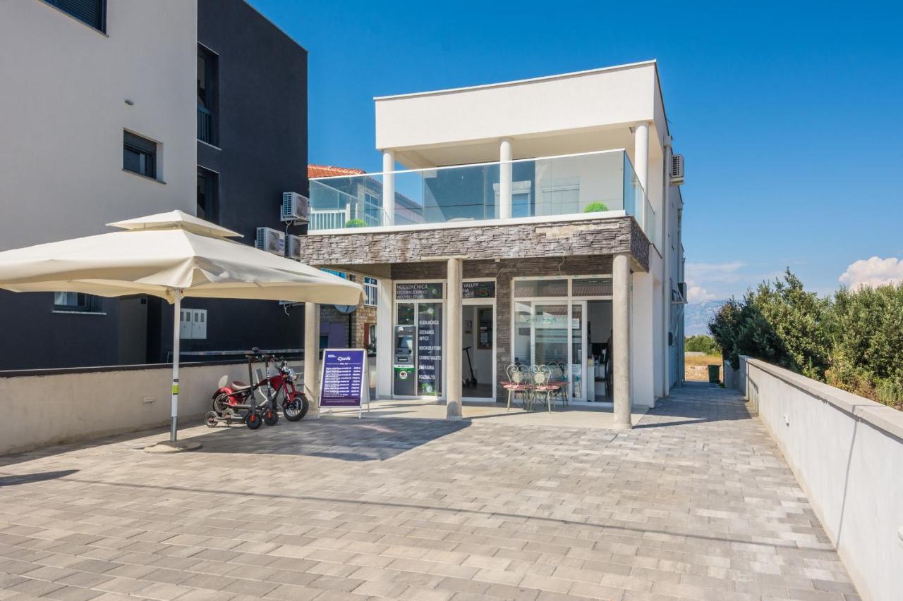 Apartments Krpan Vir Exterior photo