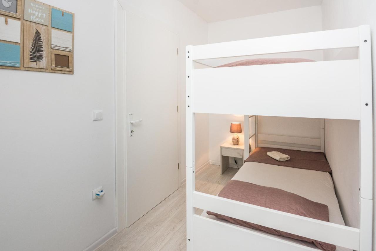 Apartments Krpan Vir Exterior photo