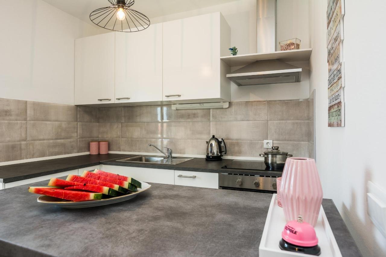 Apartments Krpan Vir Exterior photo