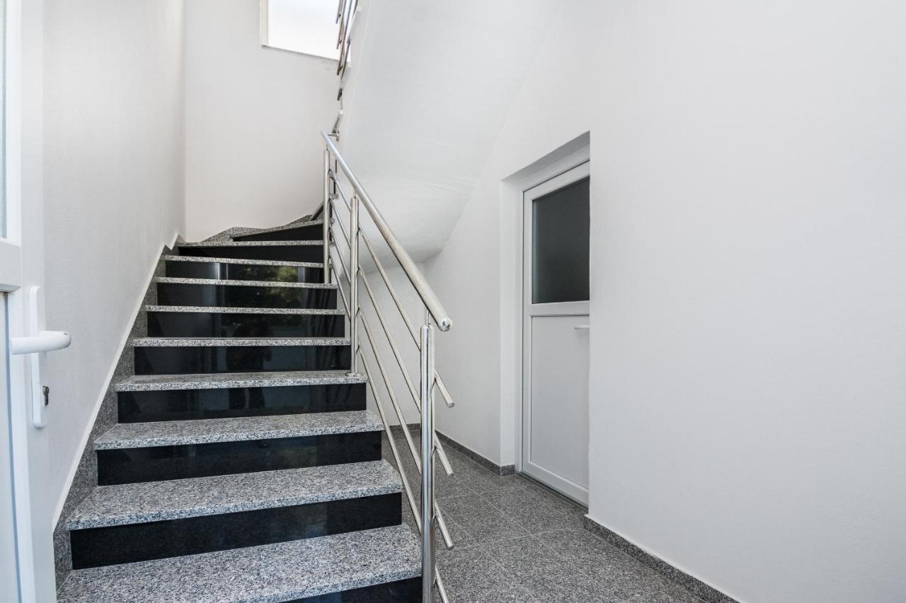 Apartments Krpan Vir Exterior photo