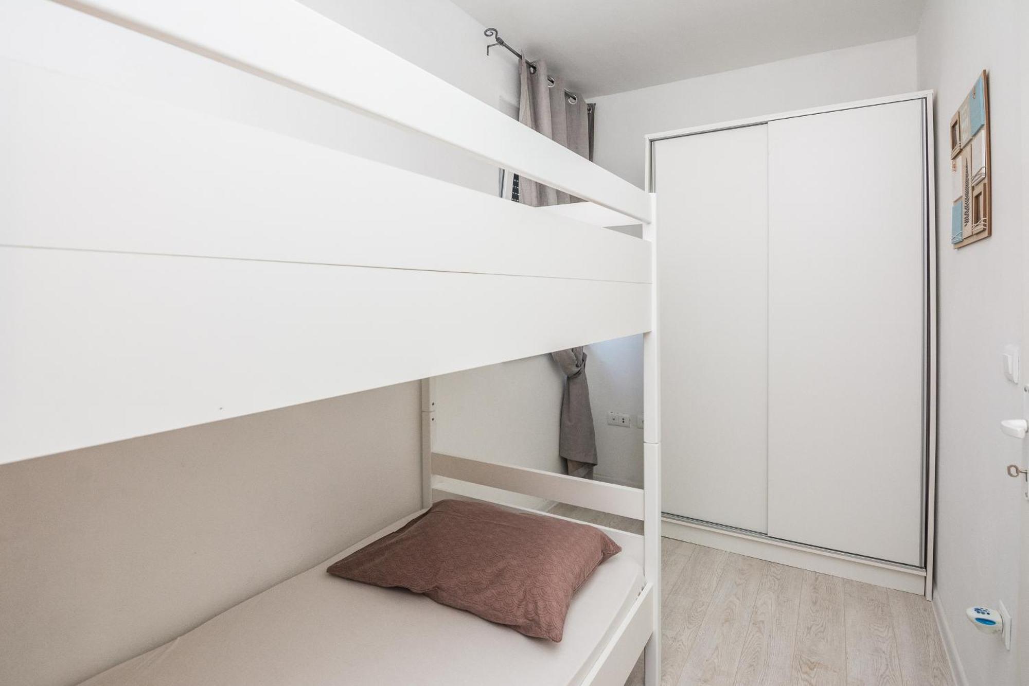Apartments Krpan Vir Exterior photo