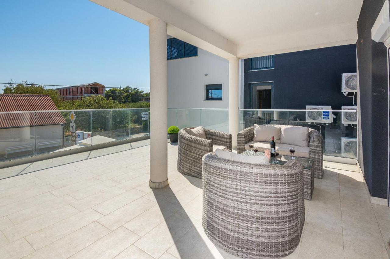 Apartments Krpan Vir Exterior photo