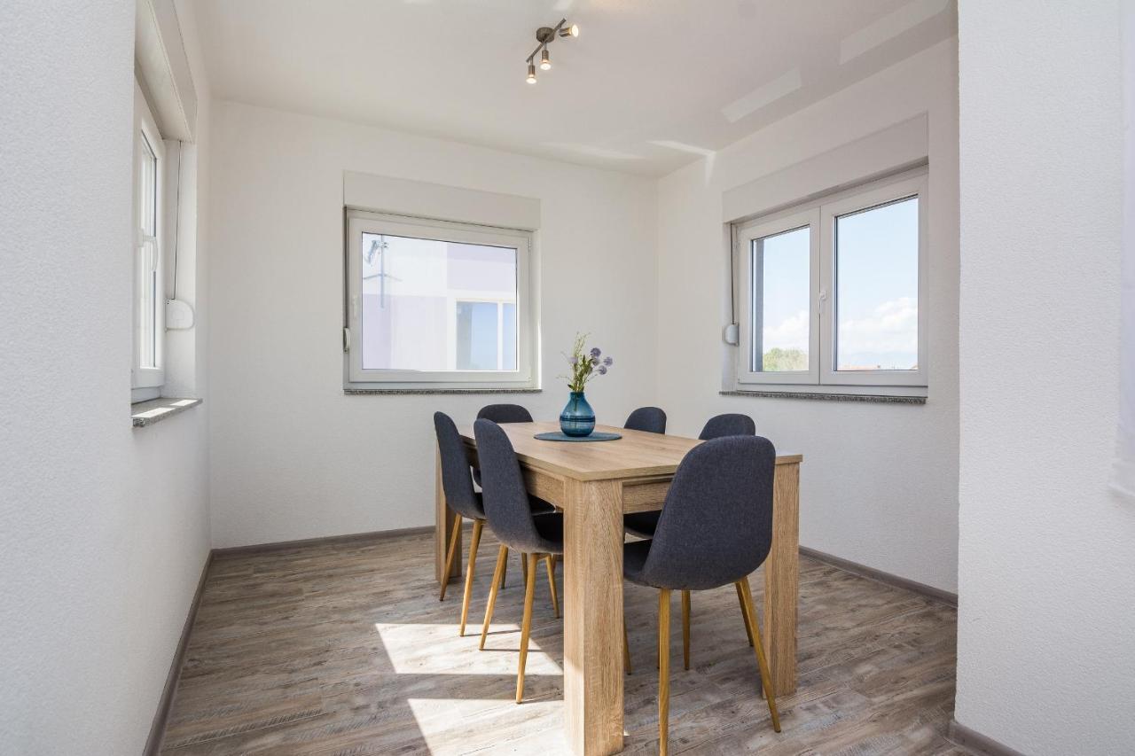 Apartments Krpan Vir Exterior photo